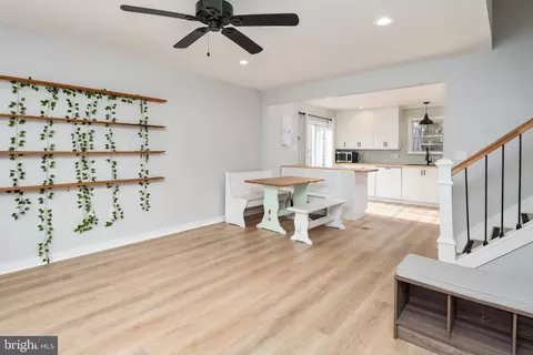 Entry Way - 276 Overleaf Dr, Arnold, MD 21012 photo 2 of 5