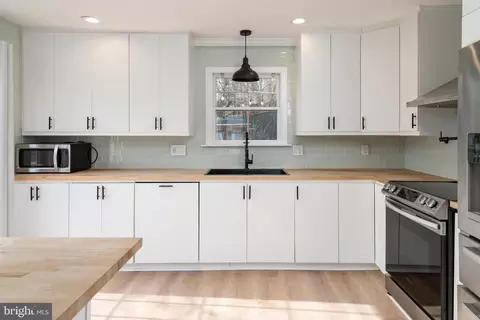 Kitchen - 276 Overleaf Dr, Arnold, MD 21012 photo 2 of 2
