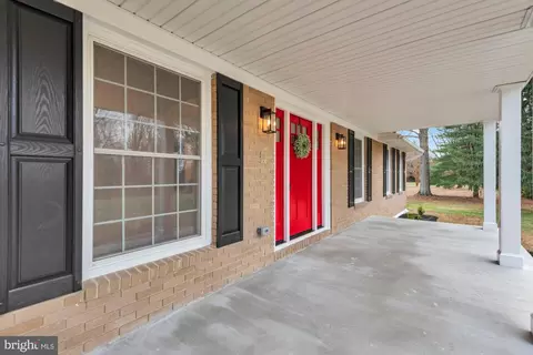 5485 Solomons Island Rd, Lothian, MD 20711