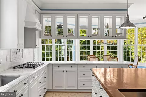Kitchen - 219 Wardour Dr, Annapolis, MD 21401 photo 2 of 5