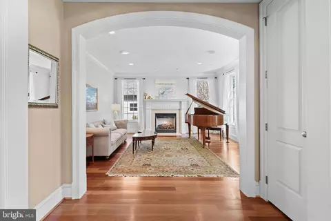 Entry Way - 219 Wardour Dr, Annapolis, MD 21401 photo 2 of 5
