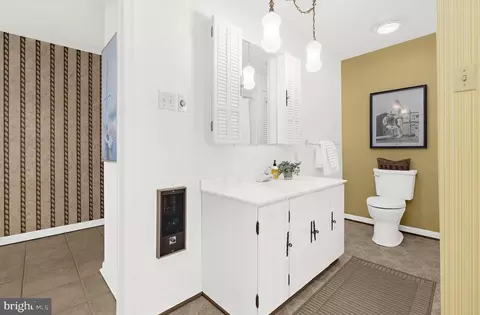 Bath - 3580 S River Ter, Edgewater, MD 21037 photo 1 of 3