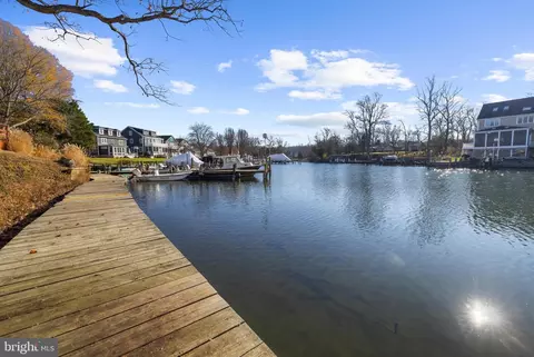 View/Area - 3580 S River Ter, Edgewater, MD 21037 photo 3 of 16