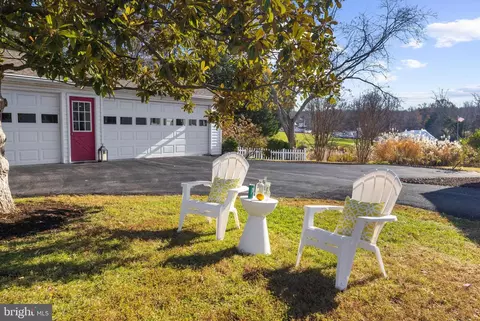 Exterior - 3580 S River Ter, Edgewater, MD 21037 photo 2 of 8