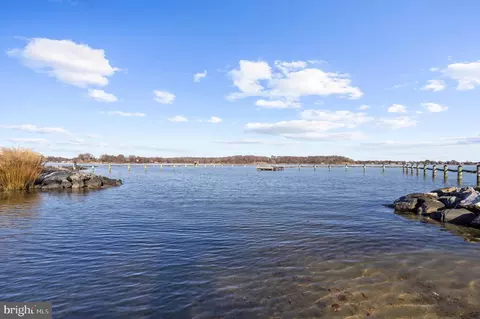 View/Area - 3580 S River Ter, Edgewater, MD 21037 photo 12 of 16