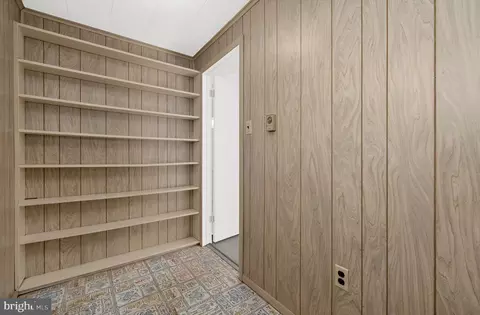 Entry Way - 3580 S River Ter, Edgewater, MD 21037 photo 2 of 2