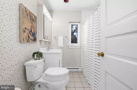 Bath - 3580 S River Ter, Edgewater, MD 21037 photo 3 of 3
