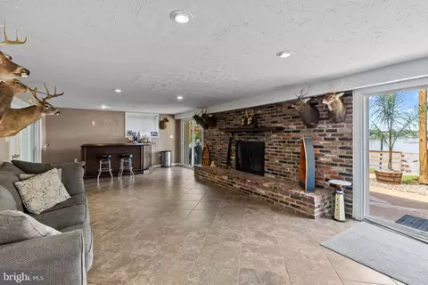 Other - 7580 Beach Dr, Pasadena, MD 21122 photo 7 of 11