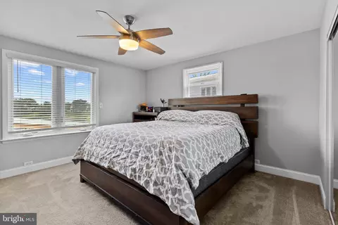 Bedroom - 7580 Beach Dr, Pasadena, MD 21122 photo 1 of 5