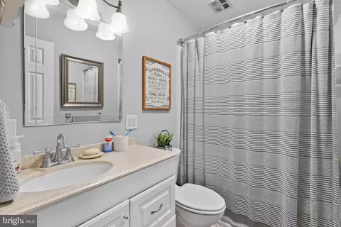 Bath - 7580 Beach Dr, Pasadena, MD 21122 photo 1 of 3