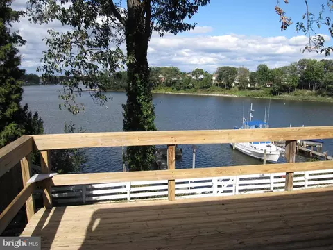 View/Area - 7580 Beach Dr, Pasadena, MD 21122 photo 1 of 7