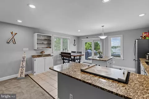Kitchen - 7580 Beach Dr, Pasadena, MD 21122 photo 3 of 3