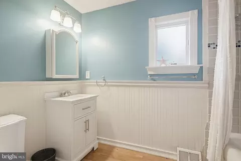 Bath - 1465 Ridgeway, Arnold, MD 21012 photo 2 of 4