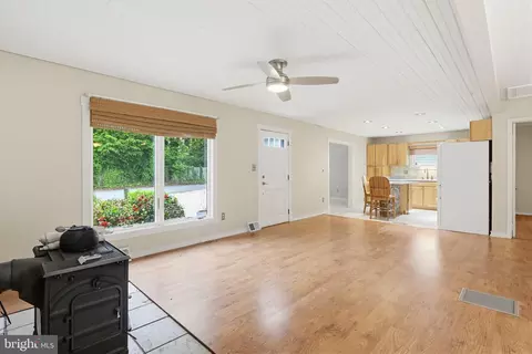 Living - 1465 Ridgeway, Arnold, MD 21012 photo 1 of 3