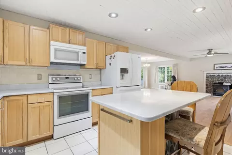 Kitchen - 1465 Ridgeway, Arnold, MD 21012 photo 1 of 2