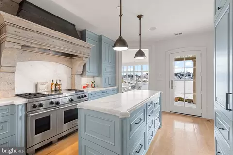 Kitchen - 1 Shipwright Hbr, Annapolis, MD 21401 photo 2 of 3