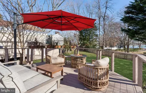 Exterior - 150 E Bay View Dr, Annapolis, MD 21403 photo 5 of 15