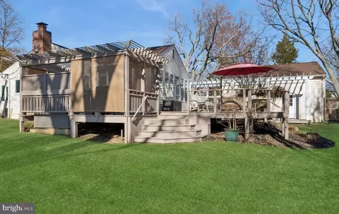 Exterior - 150 E Bay View Dr, Annapolis, MD 21403 photo 10 of 15