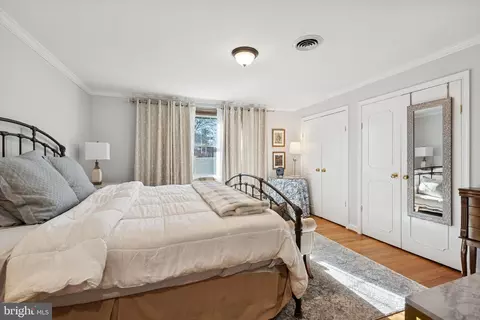 Bedroom - 150 E Bay View Dr, Annapolis, MD 21403 photo 1 of 4