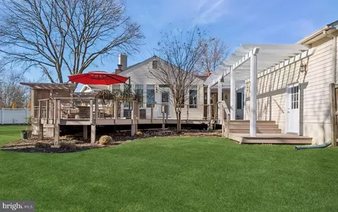 Exterior - 150 E Bay View Dr, Annapolis, MD 21403 photo 11 of 15