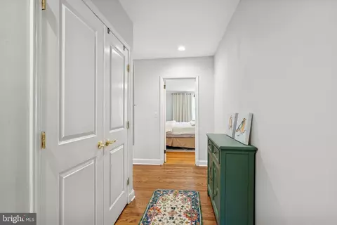 Entry Way - 150 E Bay View Dr, Annapolis, MD 21403 photo 5 of 5
