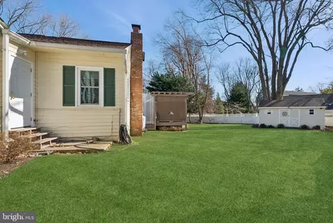 Exterior - 150 E Bay View Dr, Annapolis, MD 21403 photo 9 of 15