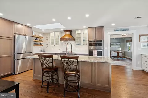 Kitchen - 150 E Bay View Dr, Annapolis, MD 21403 photo 5 of 5