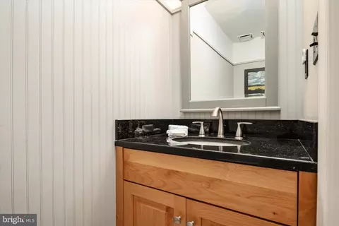 206 Armstrong Ln, Pasadena, MD 21122 photo 18