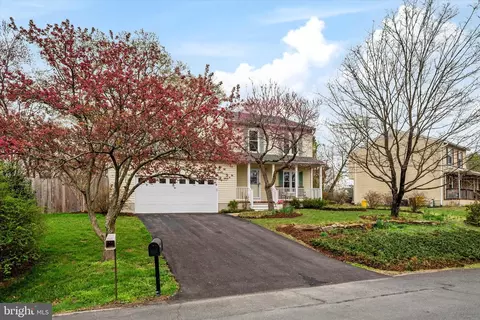 206 Armstrong Ln, Pasadena, MD 21122 photo 2