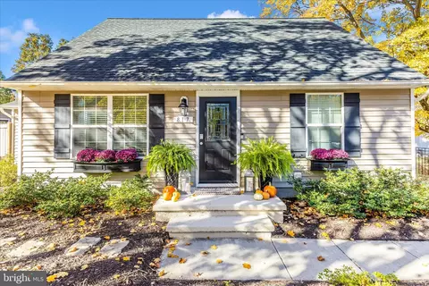 Exterior - 817 Barrett Ave, Arnold, MD 21012 photo 2 of 12