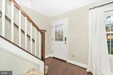 Entry Way - 817 Barrett Ave, Arnold, MD 21012 photo 1 of 7