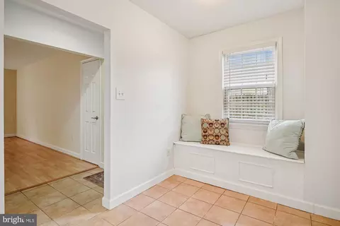 Entry Way - 1677 Hart Ct, Crofton, MD 21114 photo 2 of 3