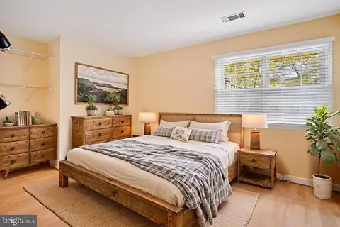 Bedroom - 1677 Hart Ct, Crofton, MD 21114 photo 4 of 5