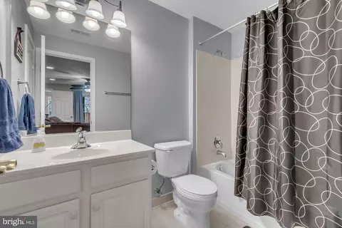 Bath - 1123 August Dr, Annapolis, MD 21403 photo 4 of 4