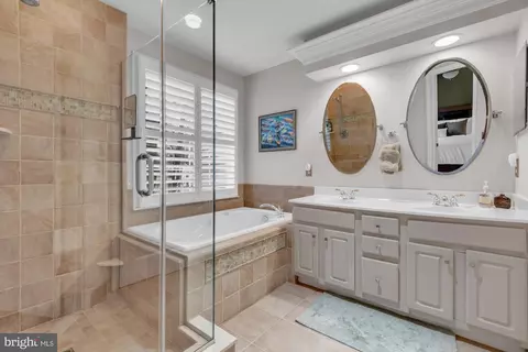 Bath - 1123 August Dr, Annapolis, MD 21403 photo 1 of 4