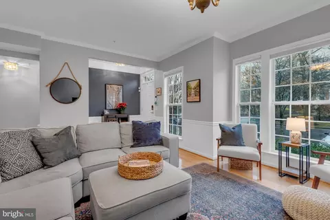 1123 August Dr, Annapolis, MD 21403