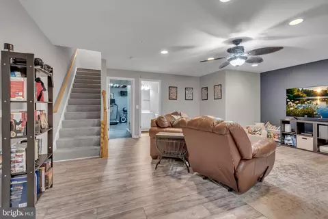 Entry Way - 1123 August Dr, Annapolis, MD 21403 photo 3 of 4