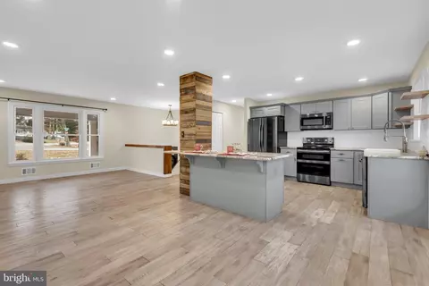 151 Long Point Ct, Pasadena, MD 21122 photo 11