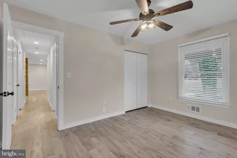 151 Long Point Ct, Pasadena, MD 21122 photo 18