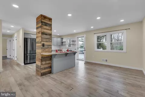 151 Long Point Ct, Pasadena, MD 21122 photo 15