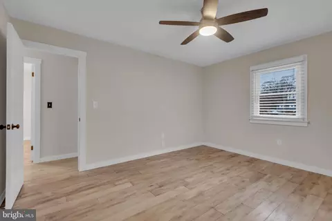 151 Long Point Ct, Pasadena, MD 21122 photo 28