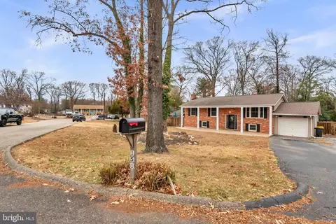 151 Long Point Ct, Pasadena, MD 21122 photo 3