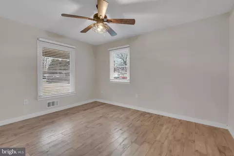 151 Long Point Ct, Pasadena, MD 21122 photo 27