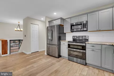 151 Long Point Ct, Pasadena, MD 21122 photo 13