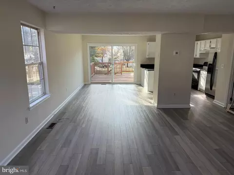 Living - 1255 Castine Ct, Pasadena, MD 21122 photo 4 of 5