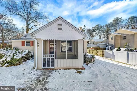 Exterior - 667 213th St, Pasadena, MD 21122 photo 7 of 7