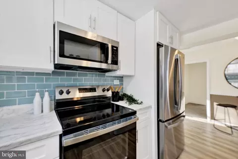 Kitchen - 667 213th St, Pasadena, MD 21122 photo 2 of 3
