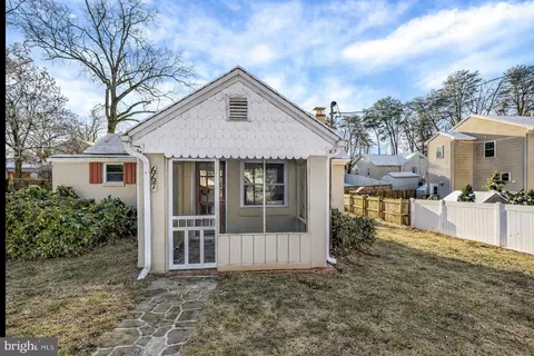 Exterior - 667 213th St, Pasadena, MD 21122 photo 4 of 7