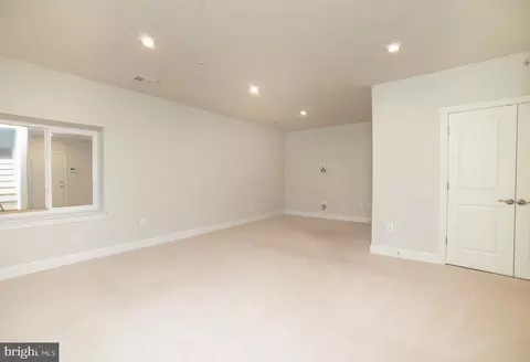 8369 Meadowood Dr, Hanover, MD 21076 photo 18