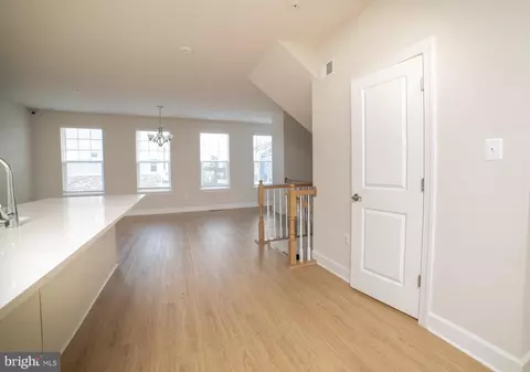 8369 Meadowood Dr, Hanover, MD 21076 photo 7